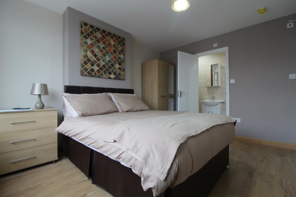 Additional image 11 of Meadvale Road, Croydon