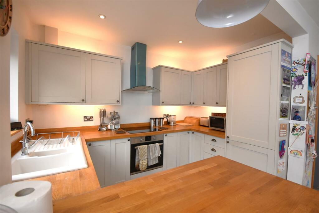 Additional image 8 of Neston Road, Willaston, Neston