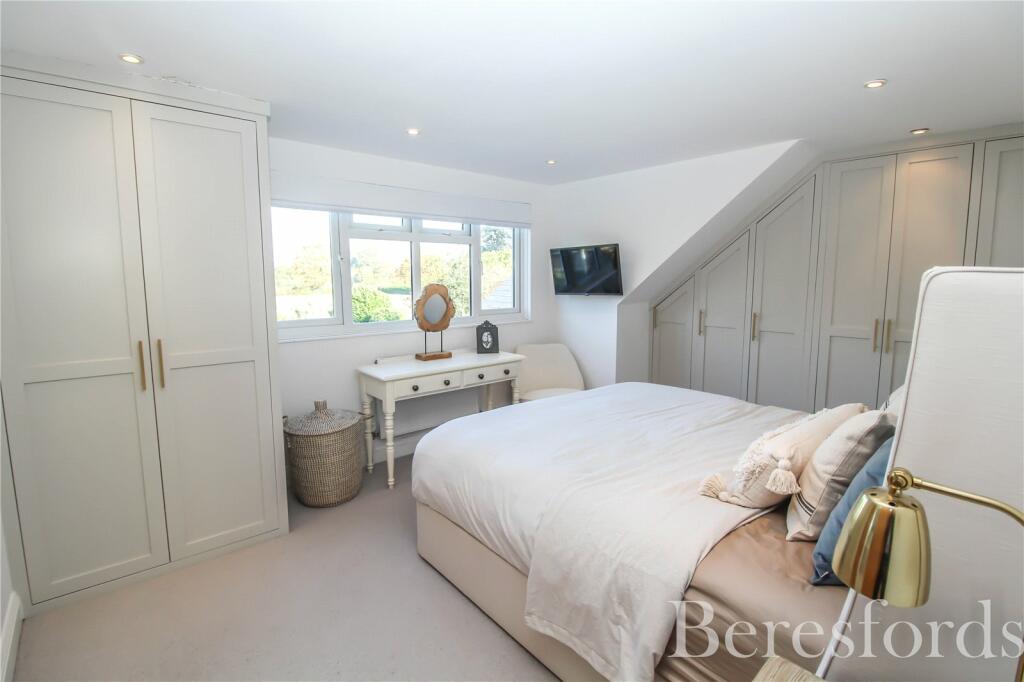 Additional image 17 of Coxtie Green Road, Pilgrims Hatch, CM14