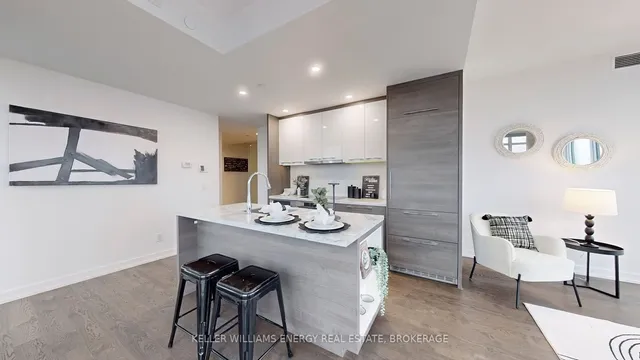 Additional image 5 of 488 University Ave Unit 3307