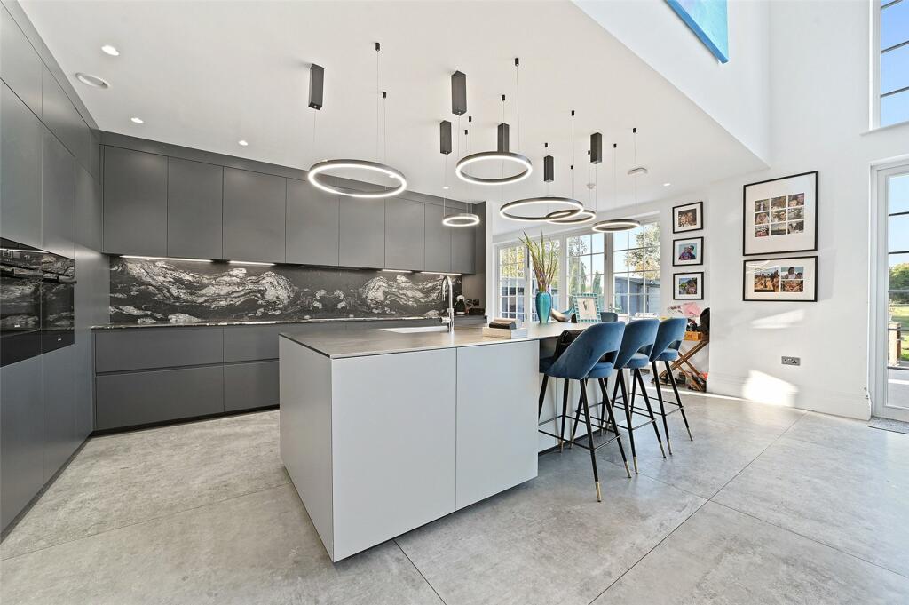 Additional image 6 of Glebe Road, Ramsden Bellhouse, Billericay, Essex, CM11