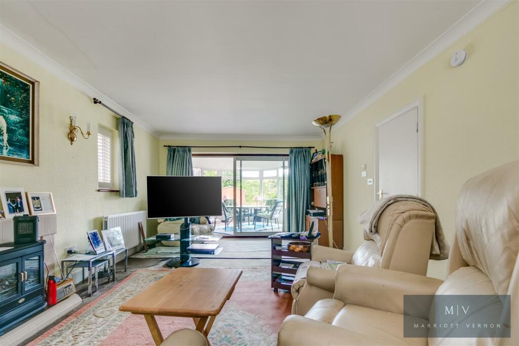 Additional image 7 of Mountwood Close, South Croydon