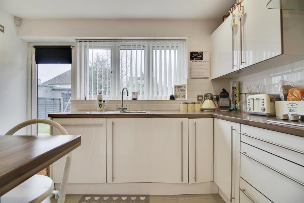 Additional image 5 of Parkfields, Roydon, Harlow