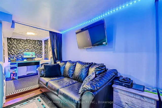 Additional image 36 of 421 Silverthorn Ave