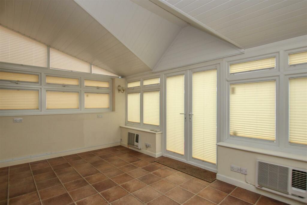 Additional image 4 of Newlands Close, Hutton, Brentwood