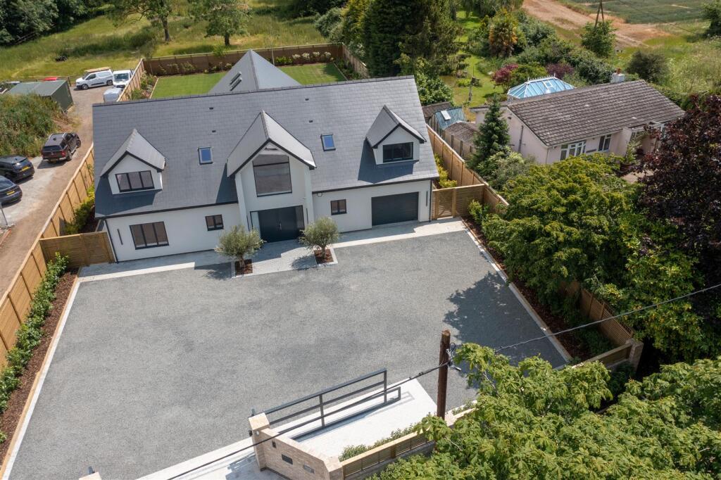 Additional image 33 of Broomhills Chase, Little Burstead, Billericay