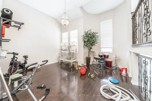 Additional image 20 of 6 Amboise Cres