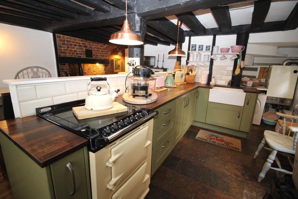 Additional image 9 of Teddybear Cottage, Church Square, St Osyth