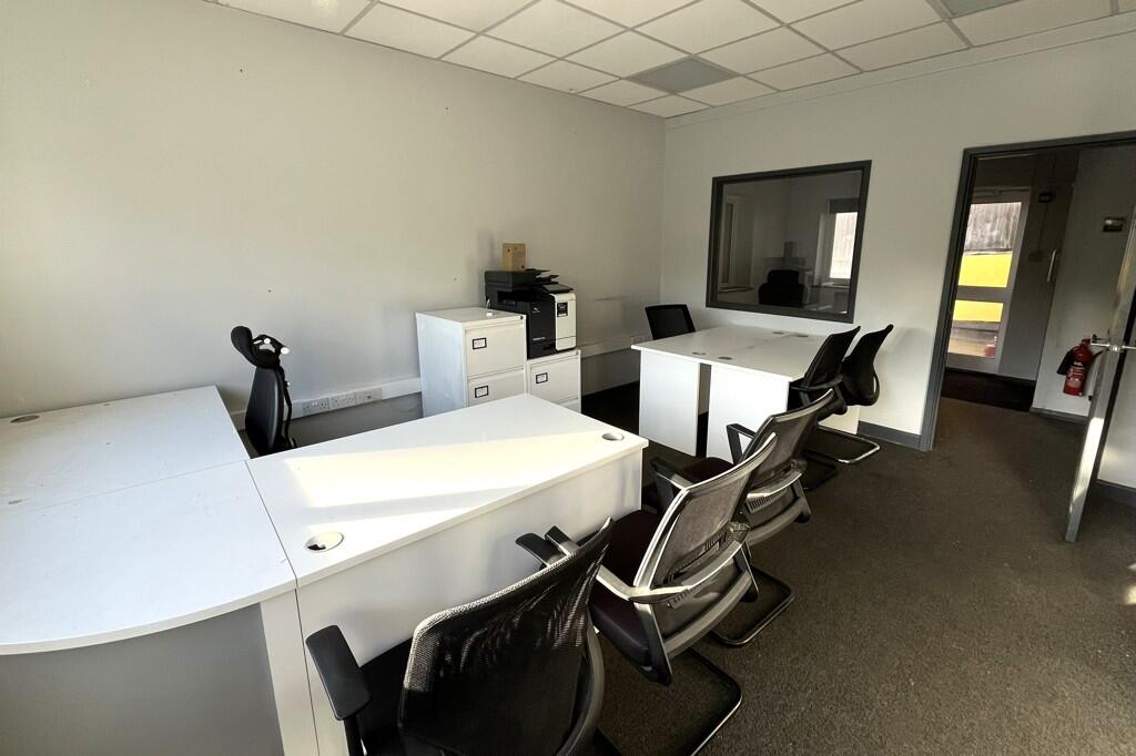 Additional image 4 of 372-376, Baddow Road, Chelmsford