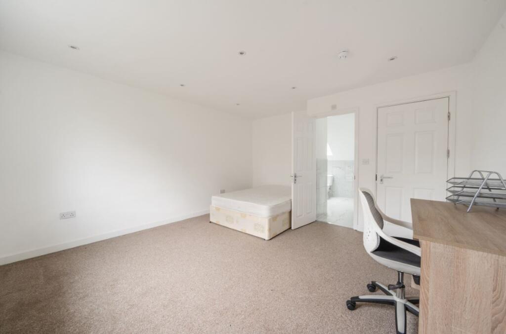 Additional image 10 of 1 Hart Road, Harlow, Essex, CM17 0HL