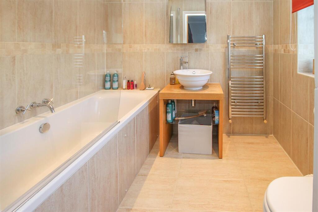 Additional image 14 of Harpers Lane, Doddinghurst, Brentwood