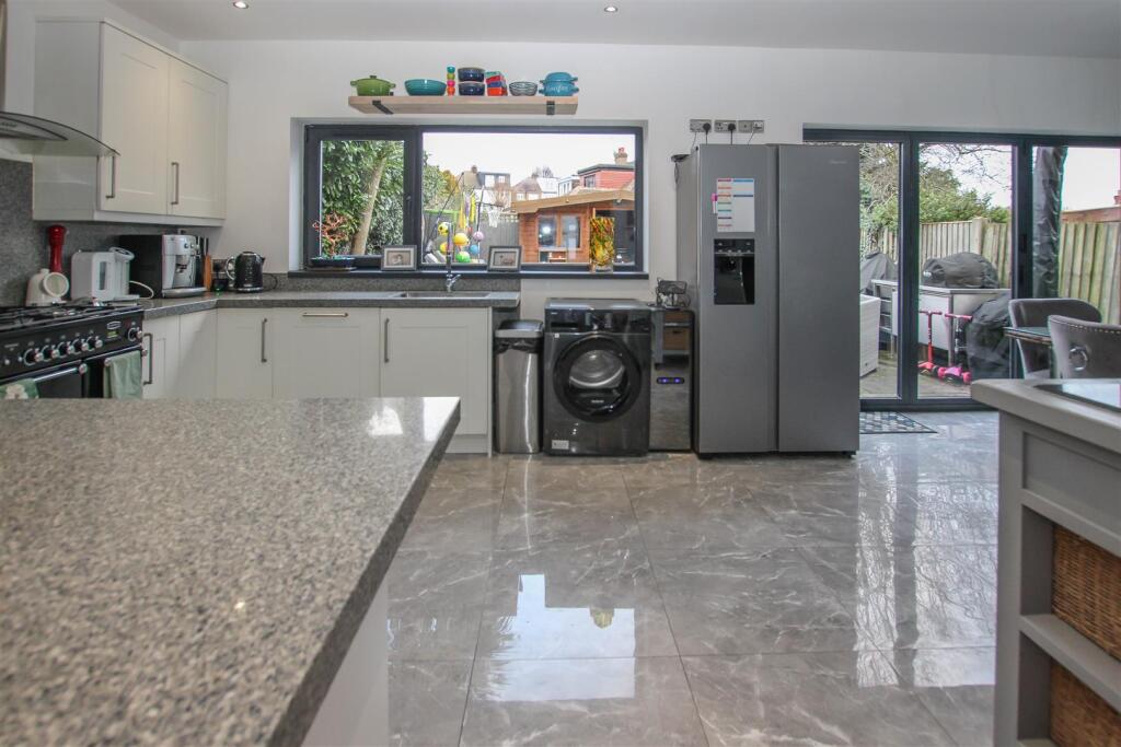 Additional image 8 of Manor Way, Brentwood