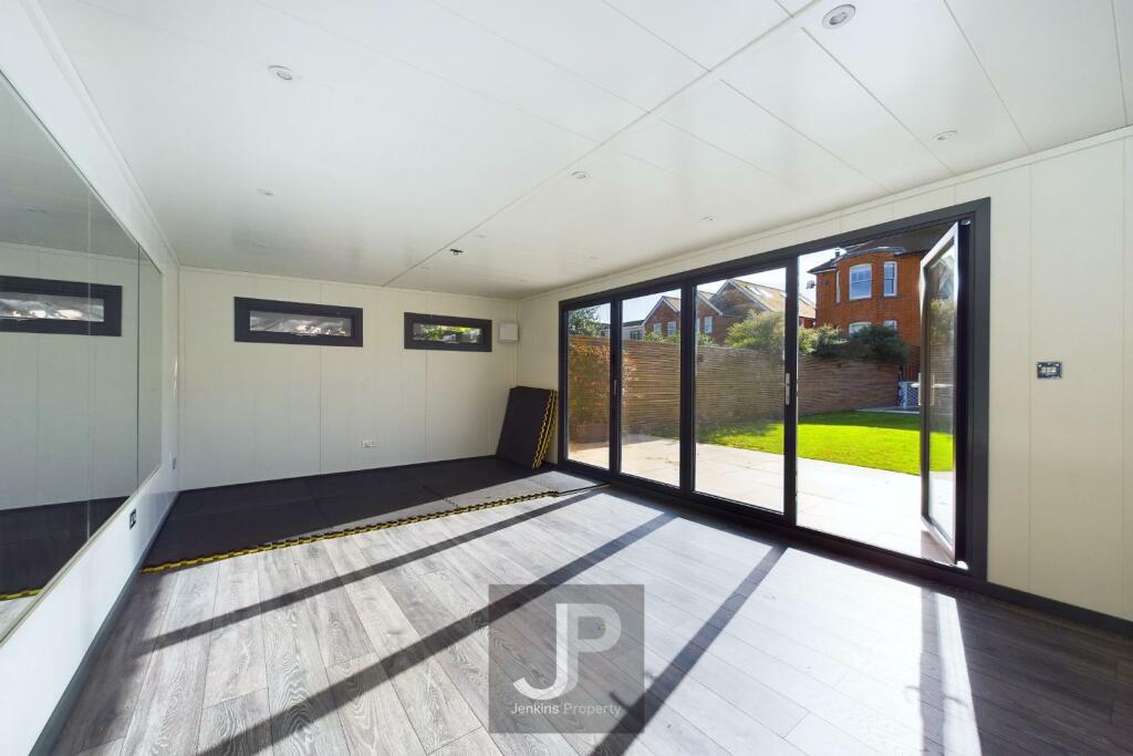 Additional image 19 of Robin Hood Road, Brentwood