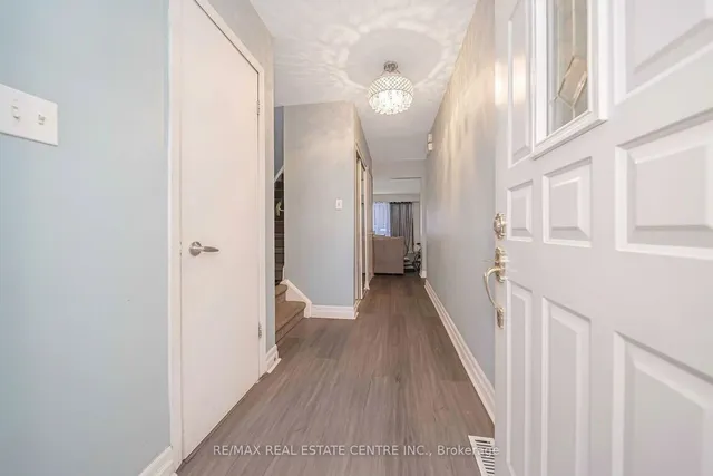 Additional image 5 of 27 Vodden Crt