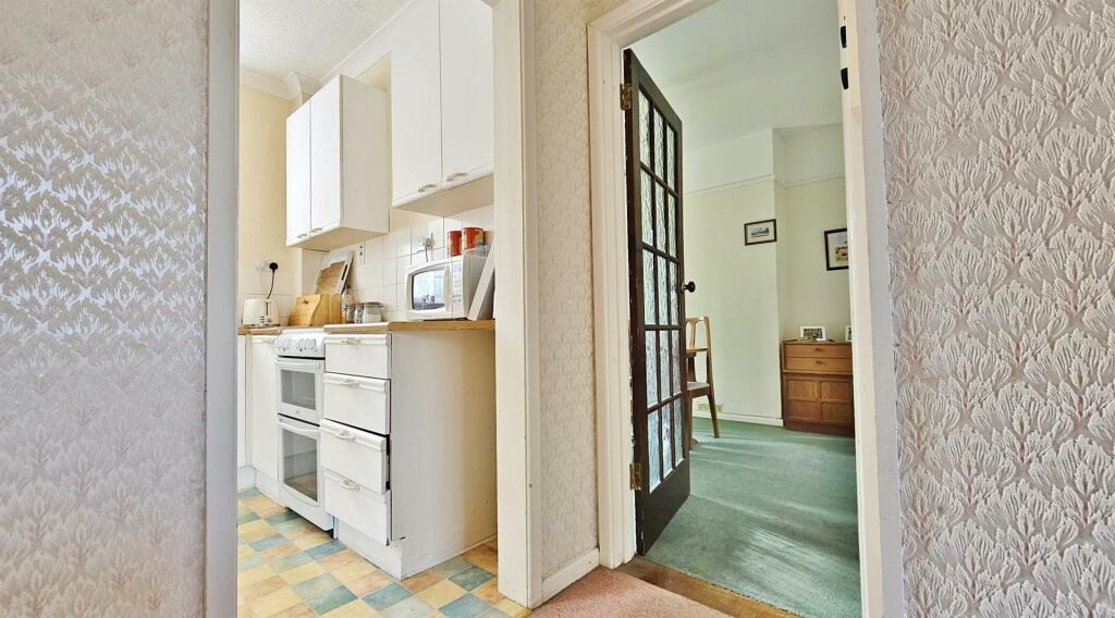 Additional image 10 of First Avenue, Walton On The Naze