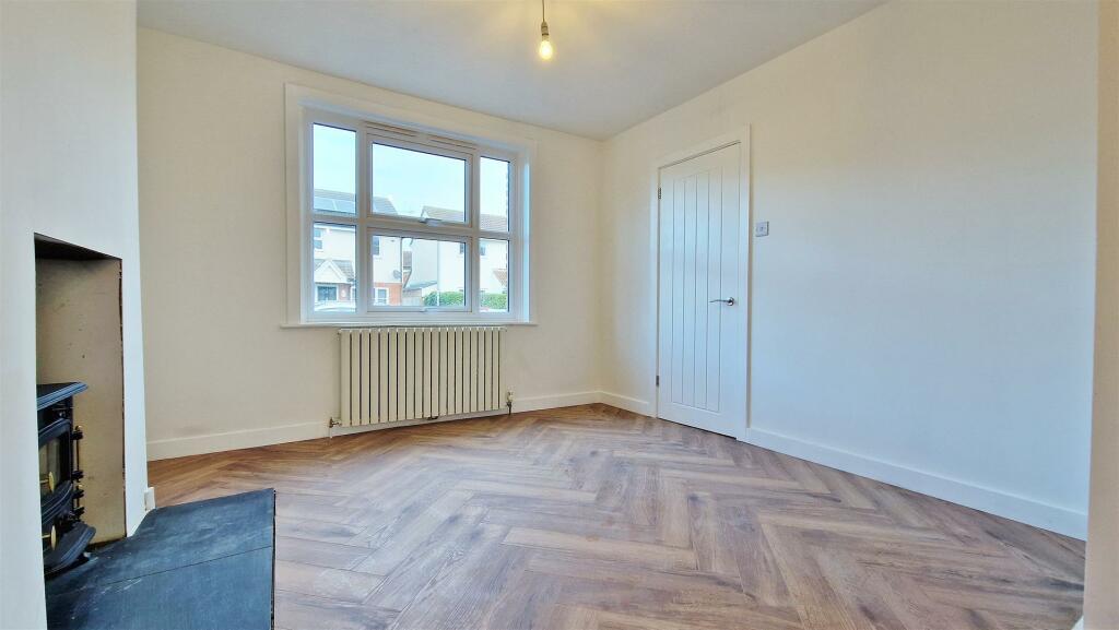 Additional image 5 of Pole Barn Lane, Frinton-On-Sea