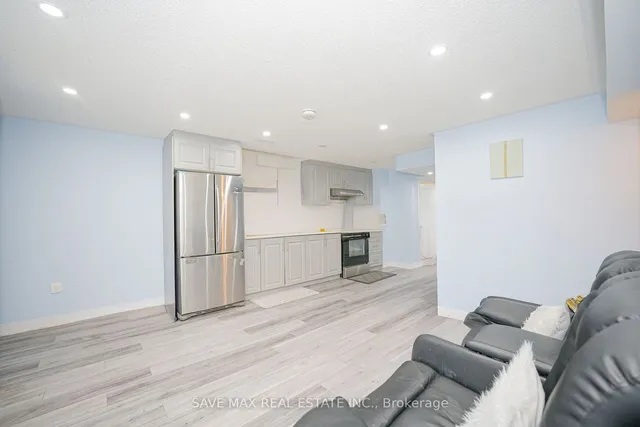 Additional image 32 of 23 HENDRICKS Cres