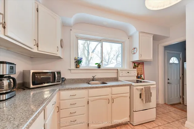 Additional image 12 of 46 Holland Ave