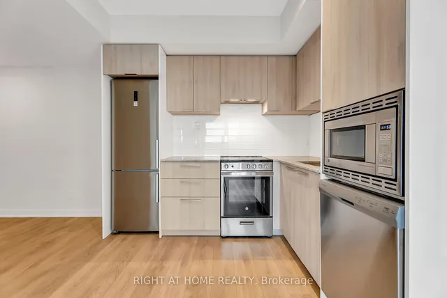 Additional image 7 of 501 Yonge St Unit 1212