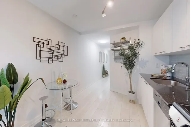 Additional image 8 of 51 East Liberty St Unit 901