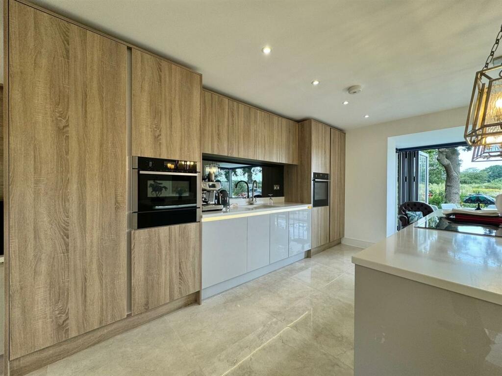 Additional image 8 of Oaklands Stoney Hills, Burnham-On-Crouch