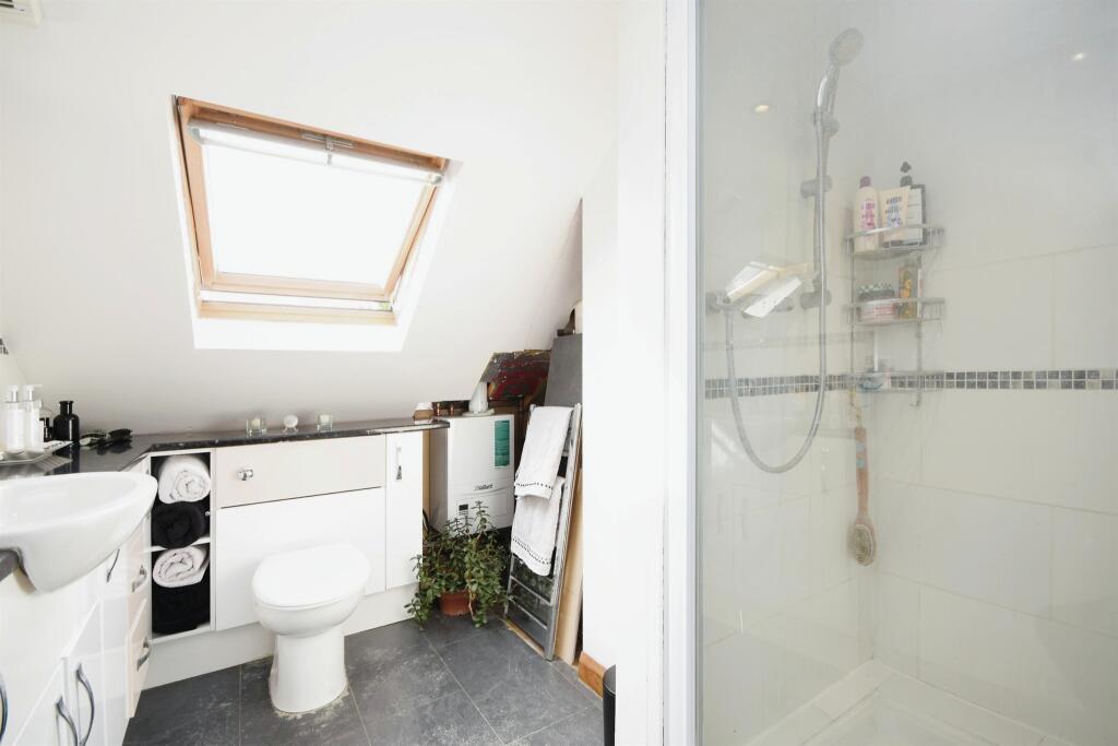 Additional image 11 of Meadgate Avenue, Great Baddow, Chelmsford