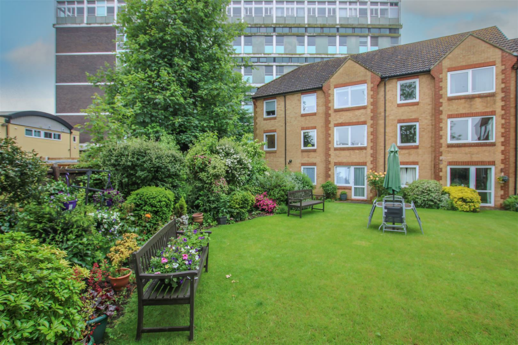 Additional image 10 of Sawyers Hall Lane, Brentwood