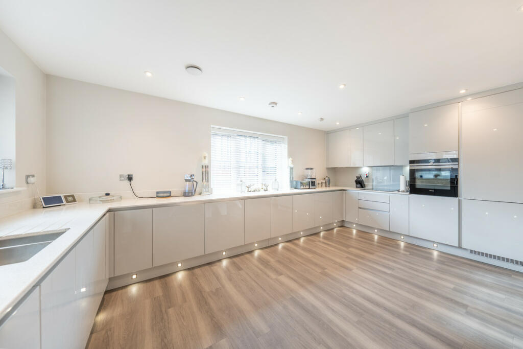 Additional image 6 of Chestnut Mews, Theydon Bois, CM16