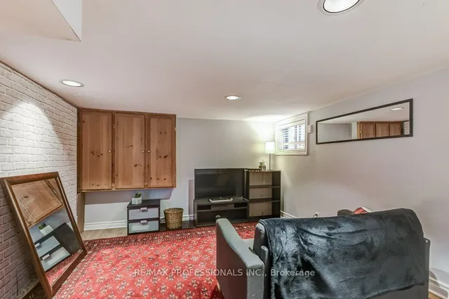 Additional image 18 of 269 Lumsden Ave