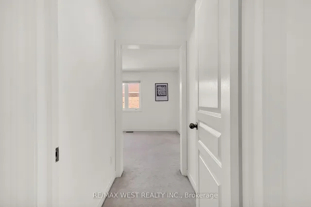 Additional image 30 of 84 Lone Rock Circ