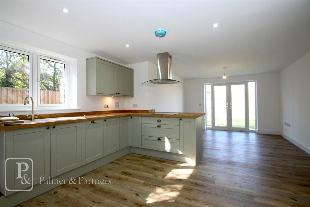 Additional image 6 of Madeleine Gardens, Great Holland, Frinton-On-Sea, CO13