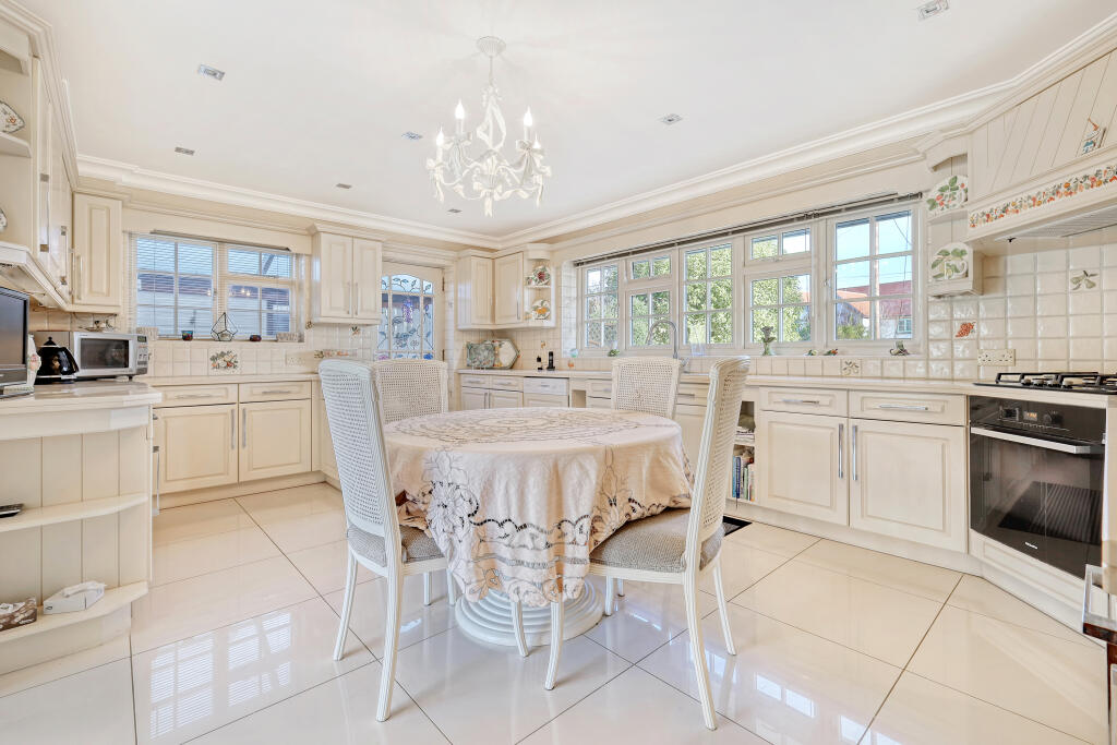 Additional image 6 of Church Road, Ramsden Bellhouse, Billericay