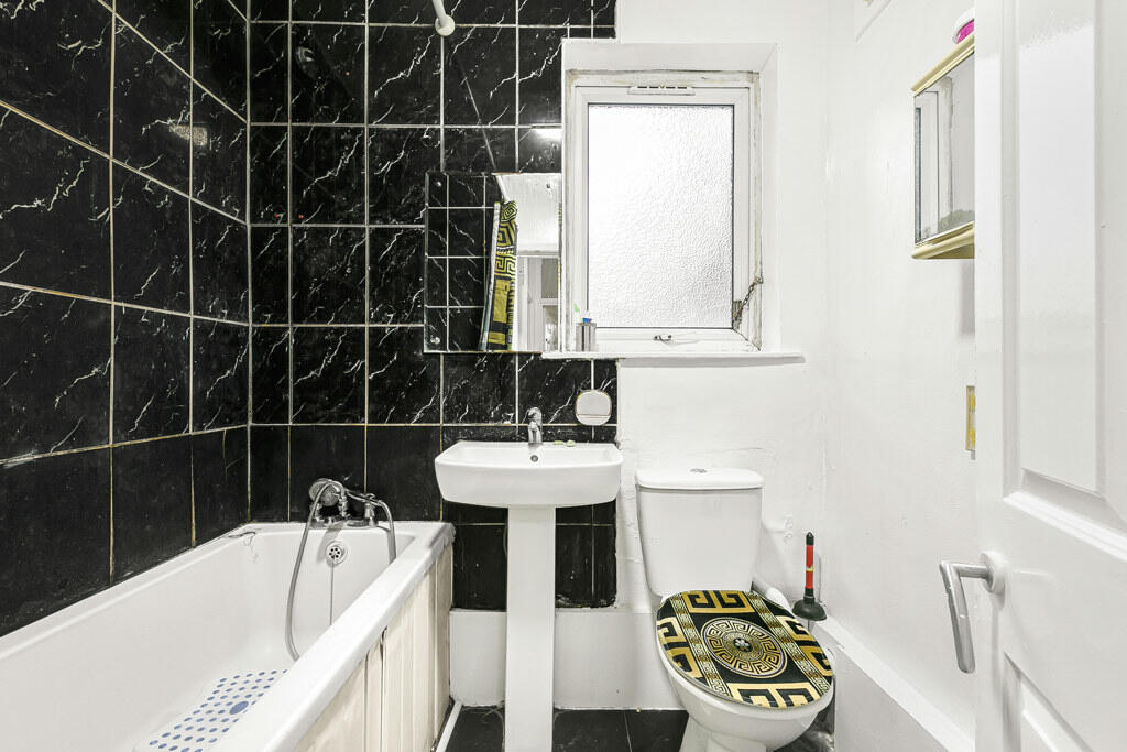 Additional image 5 of London Road, Mitcham, CR4