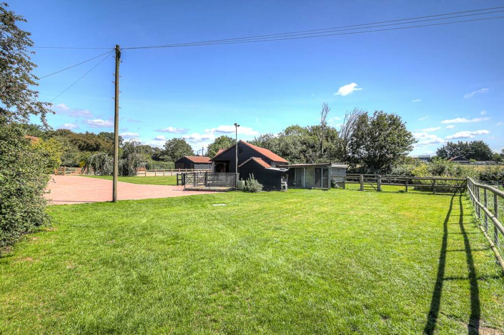 Additional image 24 of Doddinghurst Road, Pilgrims Hatch, CM15