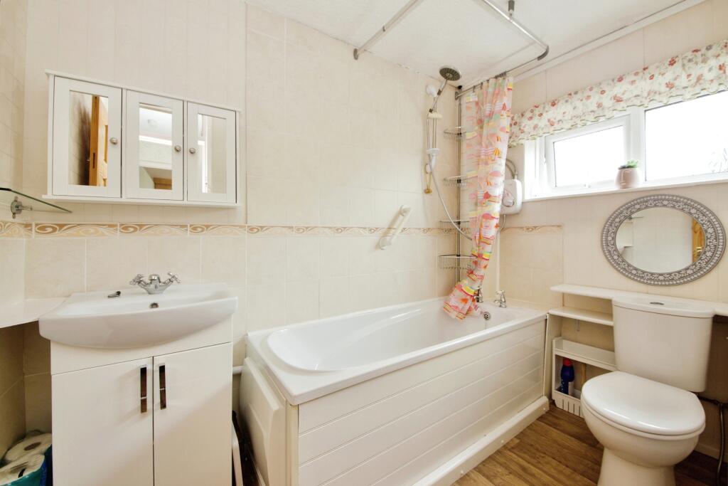 Additional image 11 of Hookfield, Harlow, CM18