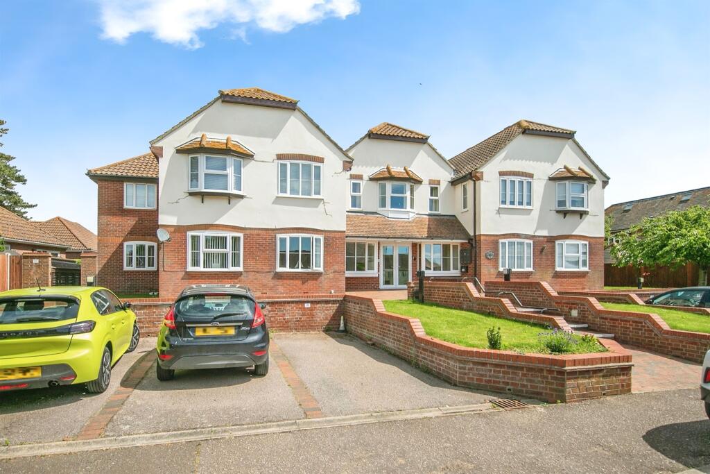 Additional image 14 of Louise Close, Walton On The Naze