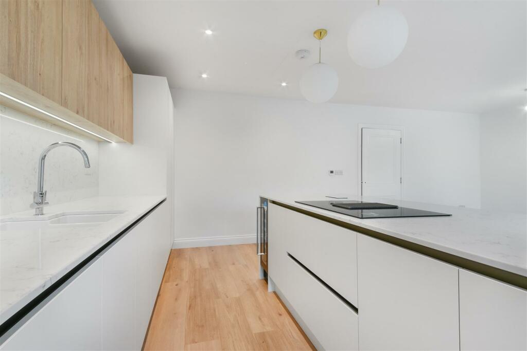 Additional image 15 of Harewood Road, South Croydon