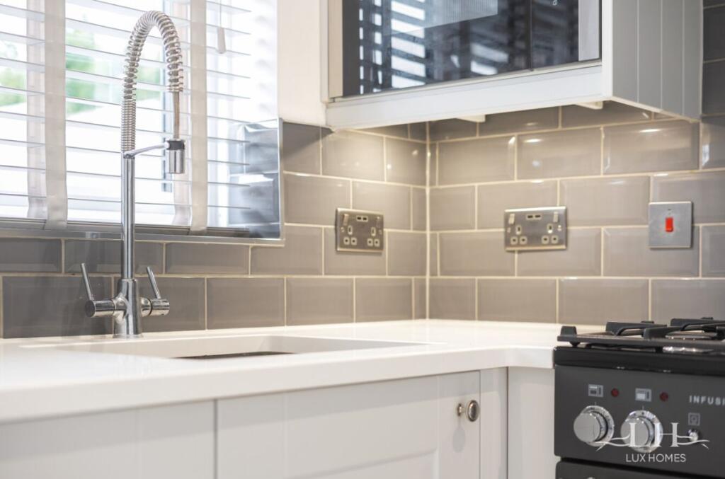 Additional image 8 of Doddinghurst Road, Brentwood