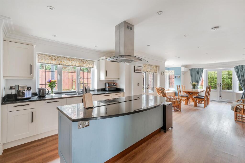 Additional image 35 of High Oaks Close, Coulsdon
