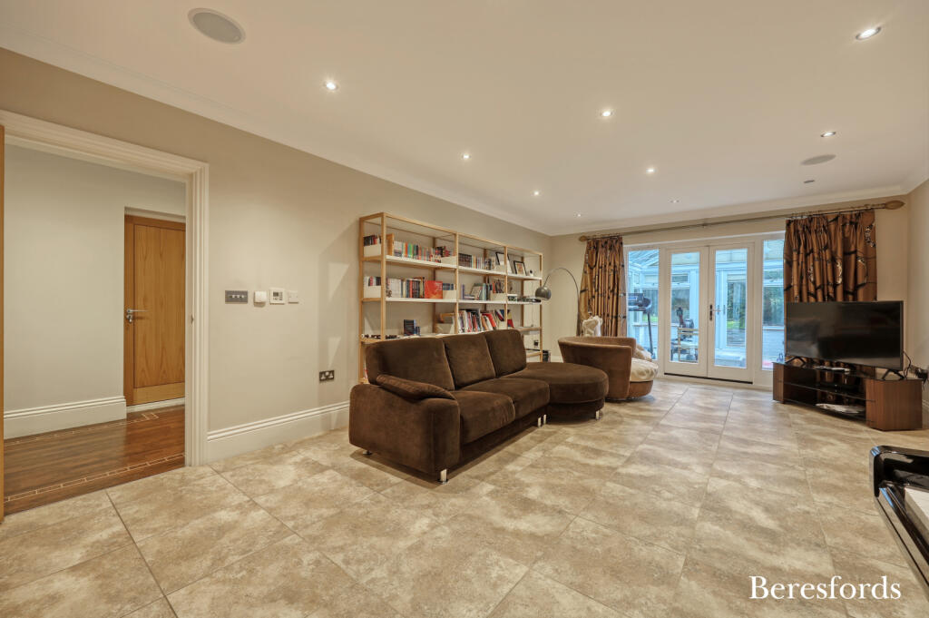 Additional image 9 of Worrin Place, Shenfield, CM15