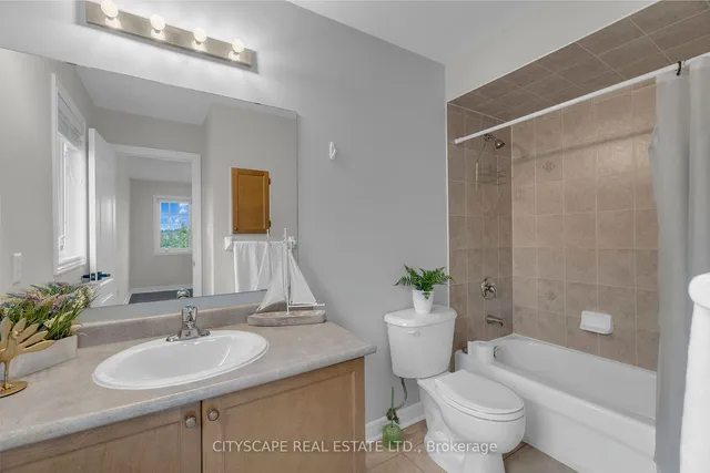 Additional image 30 of 33 Huntspoint Dr