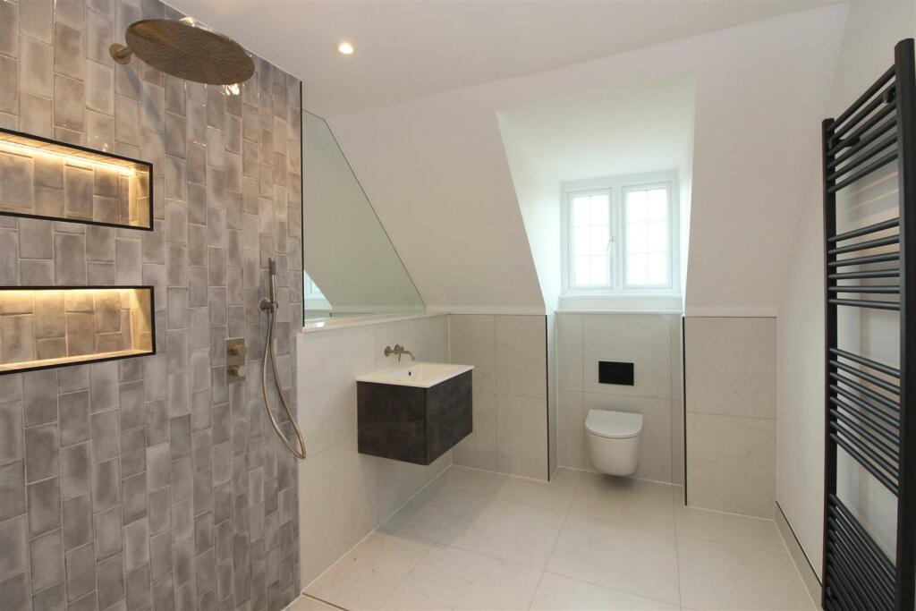 Additional image 18 of Waltham Grange Close