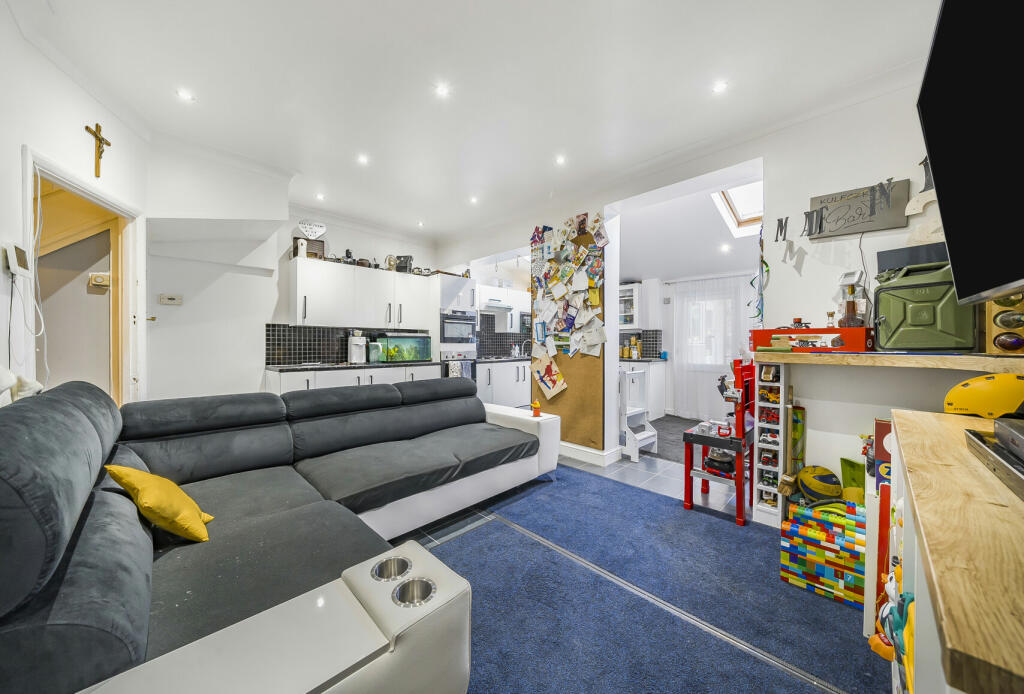 Additional image 8 of Pembroke Road, Mitcham, CR4