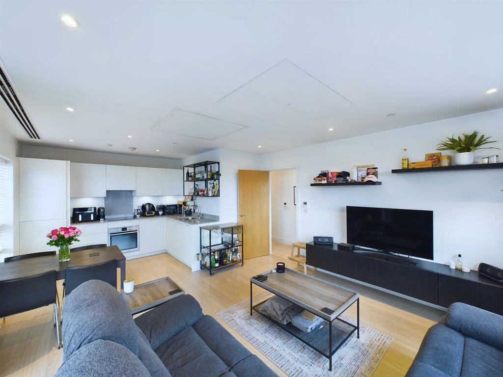 Additional image 18 of Cherry Orchard Road, Croydon