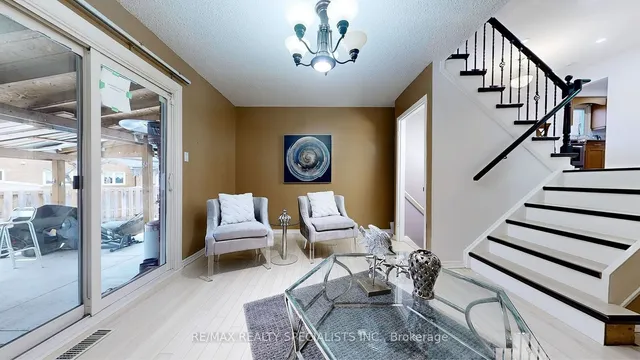 Additional image 7 of 94 Flamingo Cres