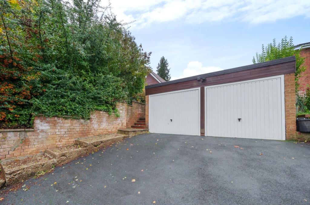 Additional image 12 of The Vale, Coulsdon, CR5