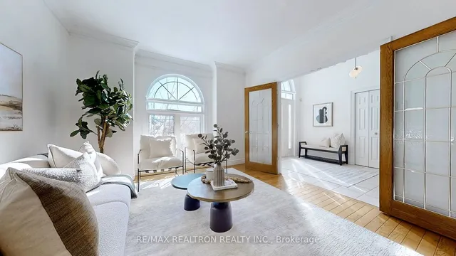 Additional image 5 of 520 Falconridge Cres