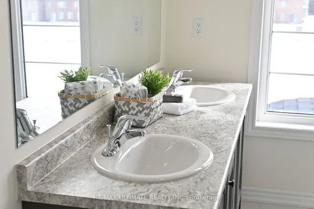 Additional image 34 of 18 Thresher St