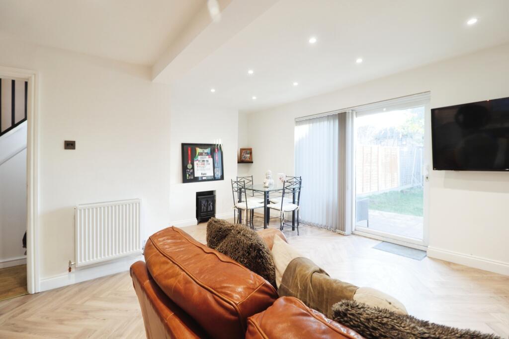 Additional image 4 of Queens Gate Mews, Billericay, CM12