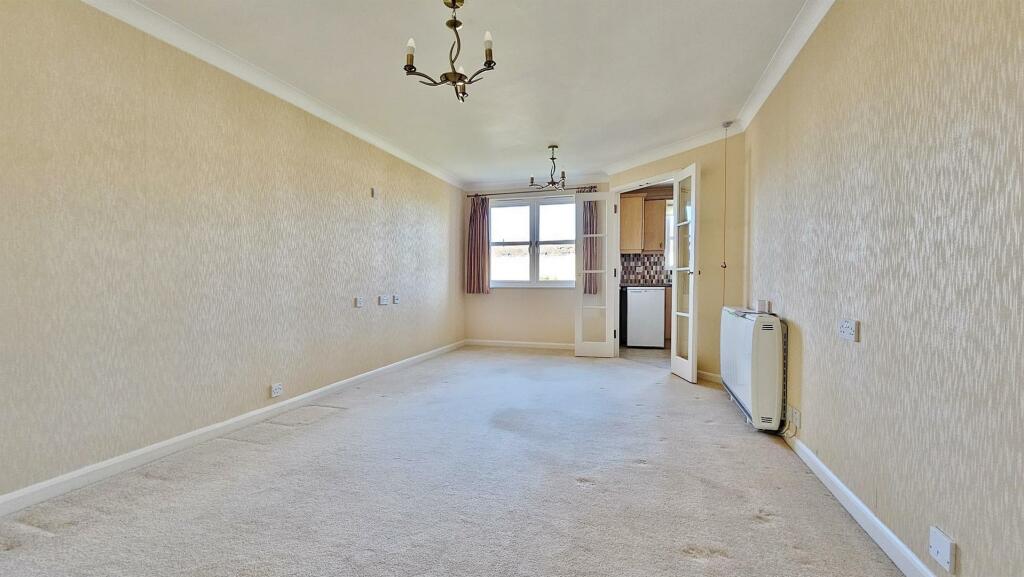 Additional image 15 of Connaught Avenue, Frinton-On-Sea